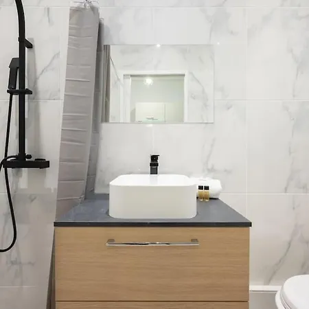 Appartement Le Fossan - Charmant De 3 Pieces, Proche Du Centre *